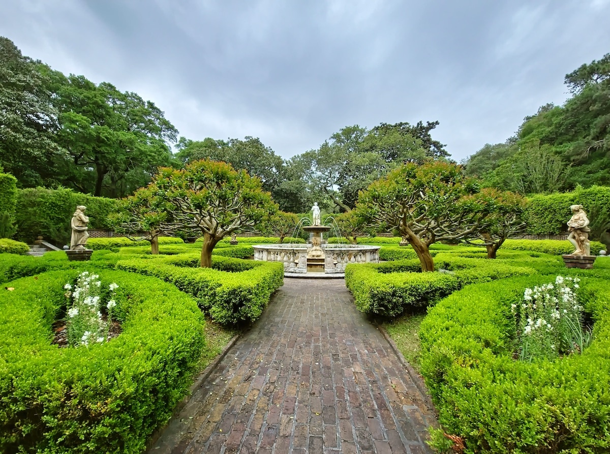 Roanoke Island Elizabethan Garden