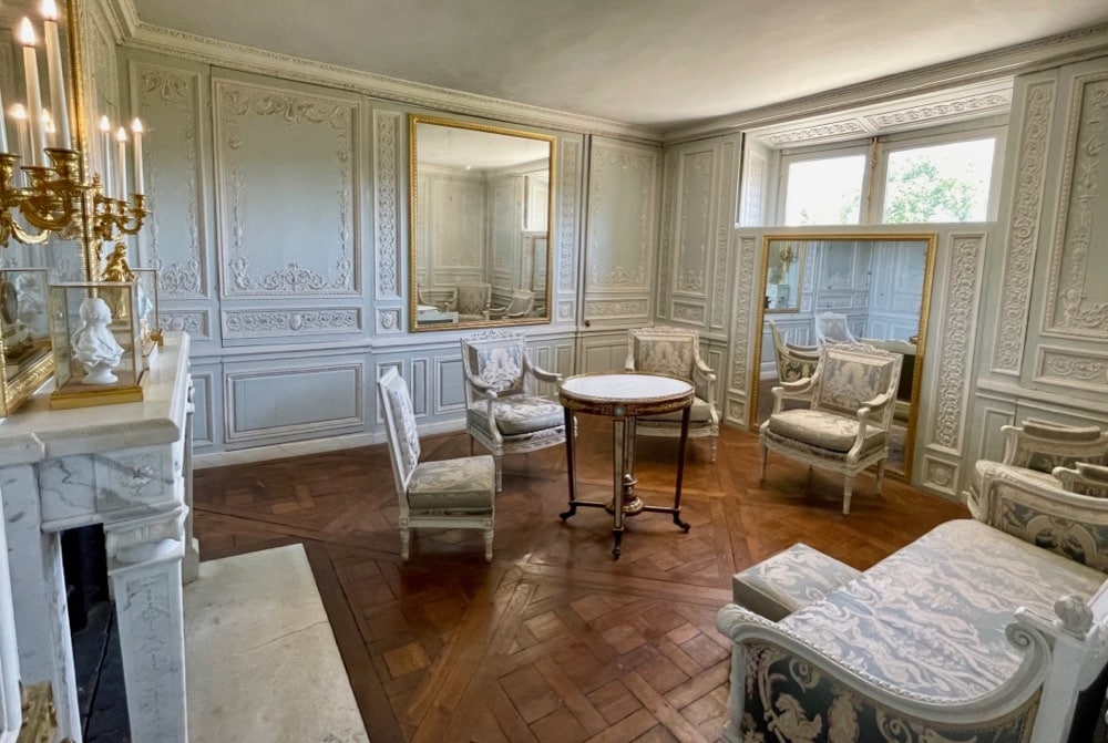 Sitting room in Petit Trianon.