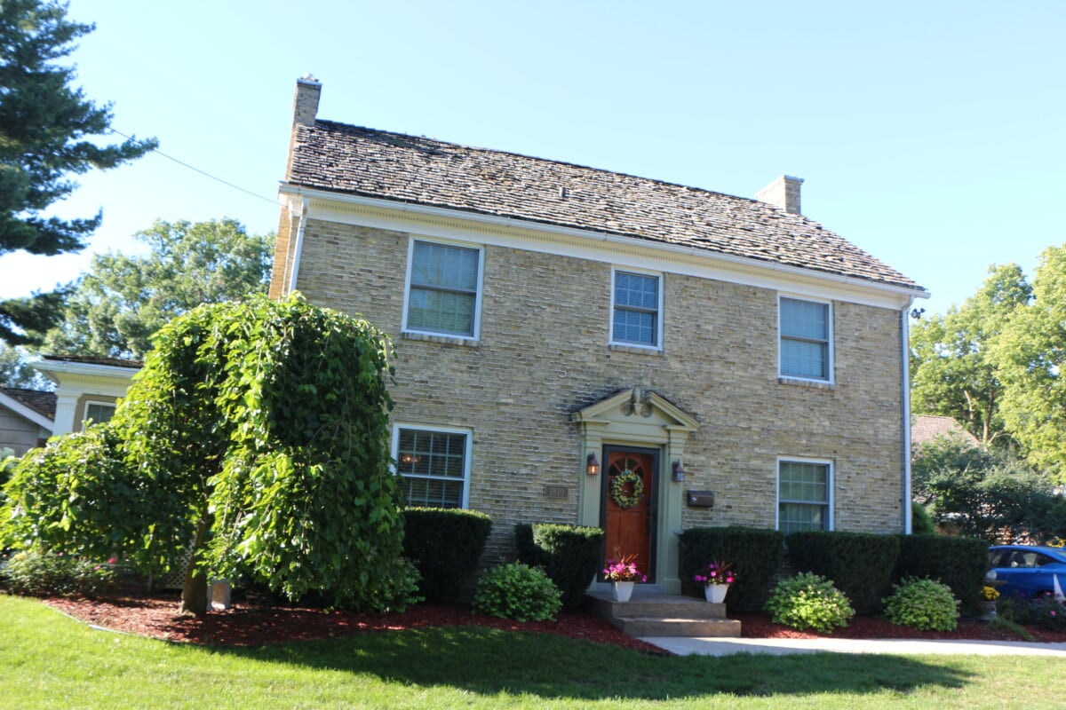 1810 Emmerson House B&B in Beloit Wisconsin