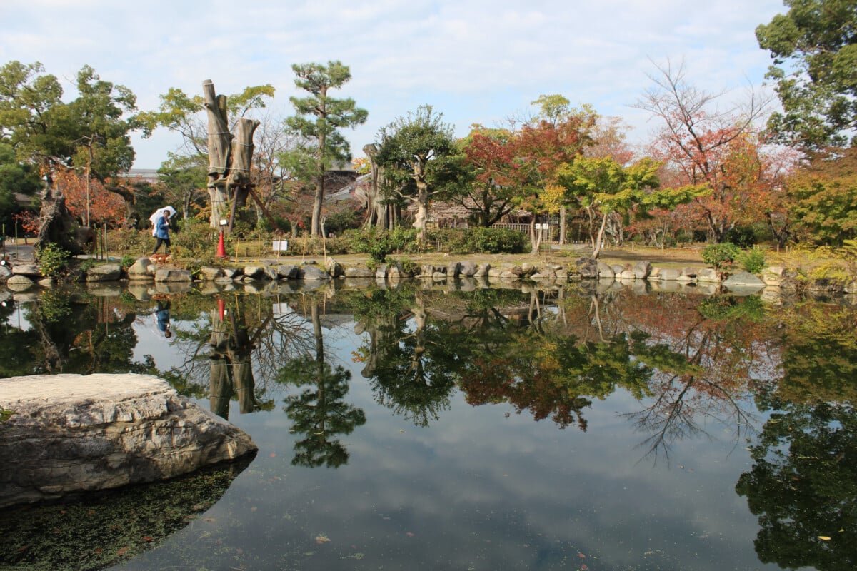 A calm pond is a perfect photograph subject. We were blessed with a sunny day to enjoy Shosei-En Garden.