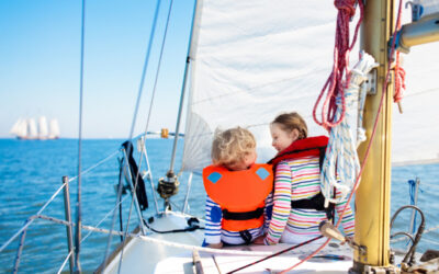 Planning a Memorable Boat Trip with Family and Friends