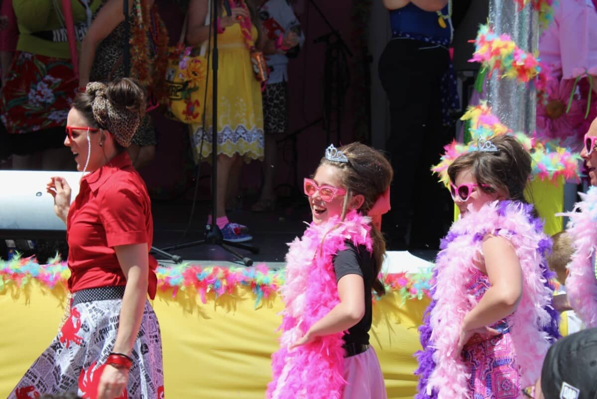 girls parading in the Hon Fest